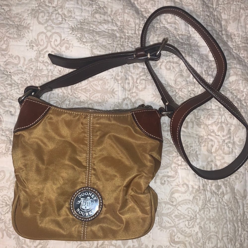 Dooney & Bourke Crossbody Bag❣️